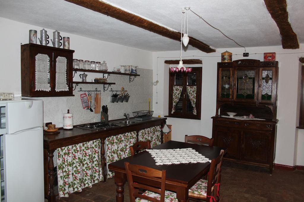 Casa Giuliana Vendégház Calosso Szoba fotó